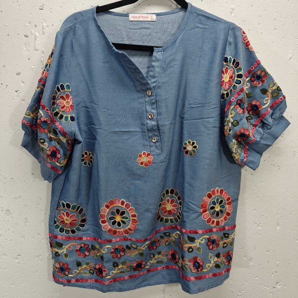 Ana + Rose Floral Embroidered Blouse Womens Medium‎